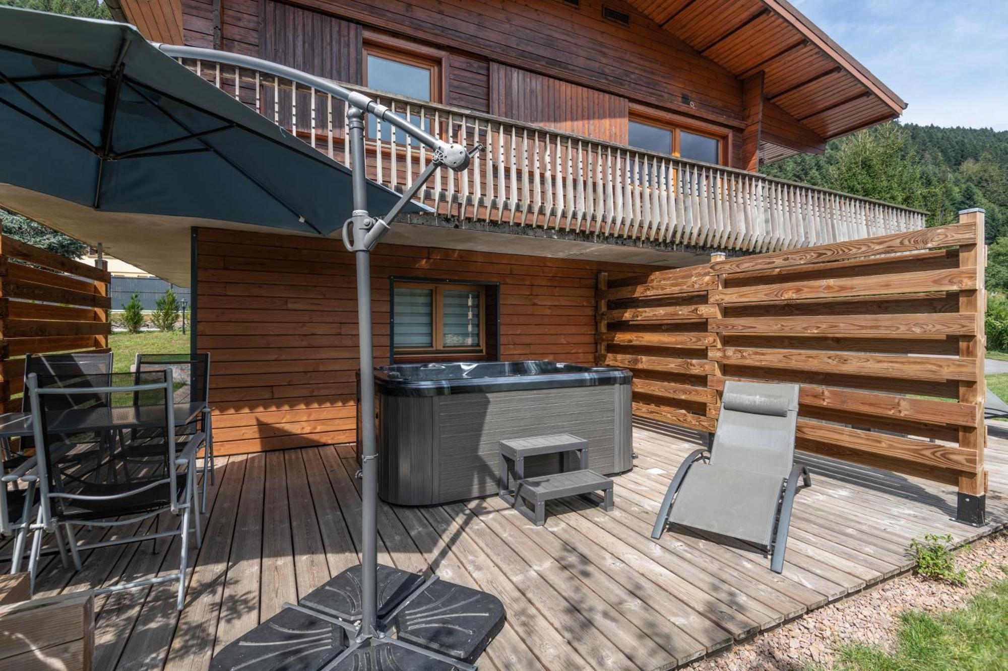 Chalets Du Bouchot & Jacuzzi Privatif Proximite Gerardmer & La Bresse Rochesson Exterior photo